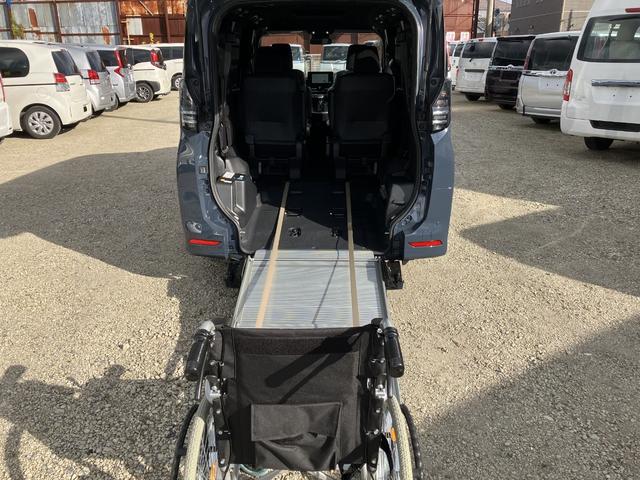 ヴォクシー Ｓ－Ｇ　タイプＩＩ　サードシート付　車検２年付　福祉装置点検済　車いす１名＋４名乗車トヨタセーフティセンス　両側パワースライドドア　ユニバーサルステップ付　全国１年保証付き　修復歴無（13枚目）