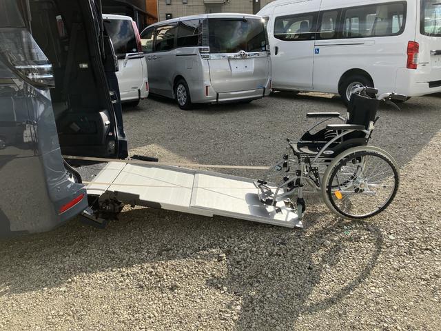 ヴォクシー Ｓ－Ｇ　タイプＩＩ　サードシート付　車検２年付　福祉装置点検済　車いす１名＋４名乗車トヨタセーフティセンス　両側パワースライドドア　ユニバーサルステップ付　全国１年保証付き　修復歴無（15枚目）