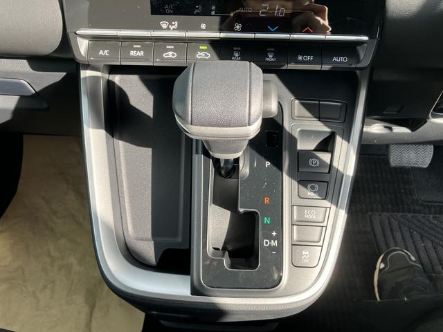 ヴォクシー Ｓ－Ｇ　タイプＩＩ　サードシート付　車検２年付　福祉装置点検済　車いす１名＋４名乗車トヨタセーフティセンス　両側パワースライドドア　ユニバーサルステップ付　全国１年保証付き　修復歴無（30枚目）