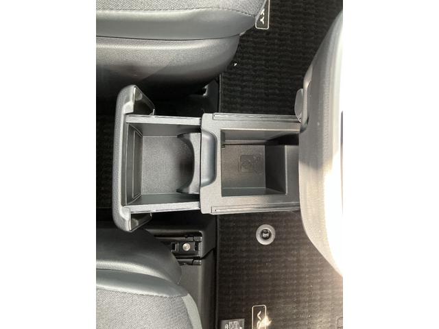 ヴォクシー Ｓ－Ｇ　タイプＩＩ　サードシート付　車検２年付　福祉装置点検済　車いす１名＋４名乗車トヨタセーフティセンス　両側パワースライドドア　ユニバーサルステップ付　全国１年保証付き　修復歴無（32枚目）