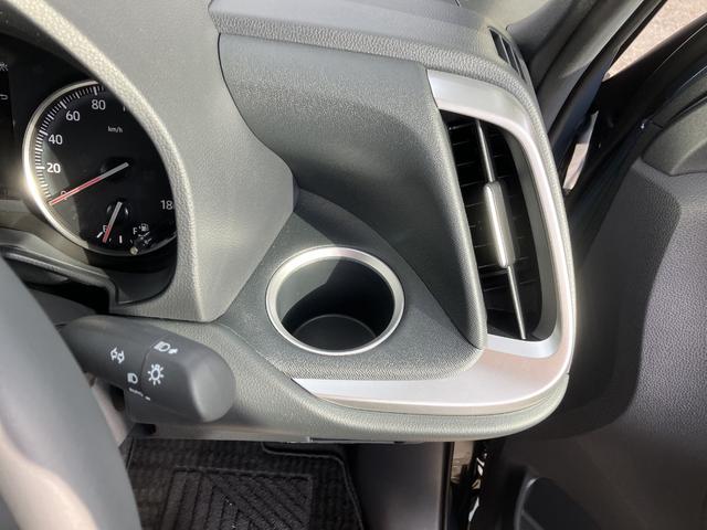 ヴォクシー Ｓ－Ｇ　タイプＩＩ　サードシート付　車検２年付　福祉装置点検済　車いす１名＋４名乗車トヨタセーフティセンス　両側パワースライドドア　ユニバーサルステップ付　全国１年保証付き　修復歴無（36枚目）