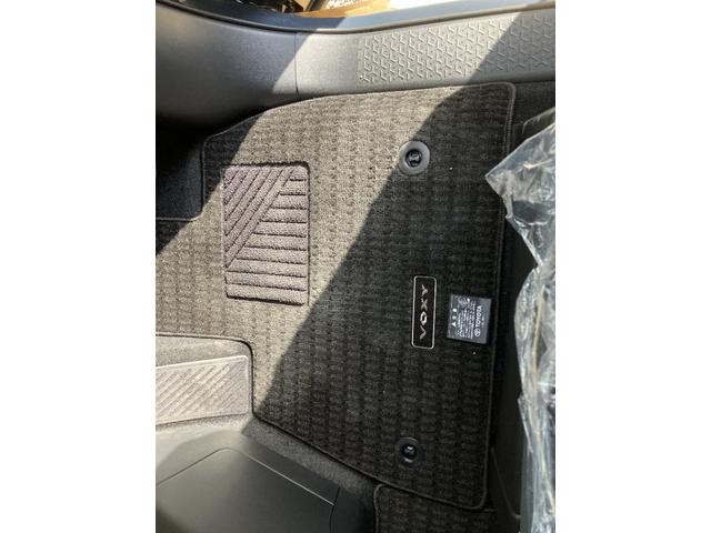 ヴォクシー Ｓ－Ｇ　タイプＩＩ　サードシート付　車検２年付　福祉装置点検済　車いす１名＋４名乗車トヨタセーフティセンス　両側パワースライドドア　ユニバーサルステップ付　全国１年保証付き　修復歴無（44枚目）