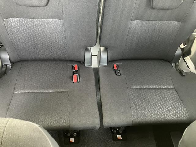 ヴォクシー Ｓ－Ｇ　タイプＩＩ　サードシート付　車検２年付　福祉装置点検済　車いす１名＋４名乗車トヨタセーフティセンス　両側パワースライドドア　ユニバーサルステップ付　全国１年保証付き　修復歴無（57枚目）