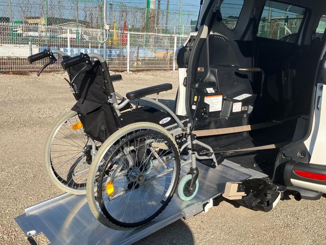 シエンタ Ｇ　スロープタイプ３　助手席側セカンドシート付　車検２年付　後退防止装置　福祉装置点検済　車いす１名＋３名乗車　通常５名乗車　両側パワスラ　ＥＴＣ　全国対応１年保証付　修復歴無（21枚目）
