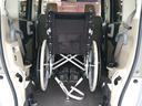 　車検　２年付　車いすスロープ　福祉装置点検済　車いす１名＋２名乗車　通常４名乗車　リモコン式電動ウィンチ　社外ナビ　バックカメラ　ＥＴＣ　全国対応１年保証付き　修復歴無し（13枚目）