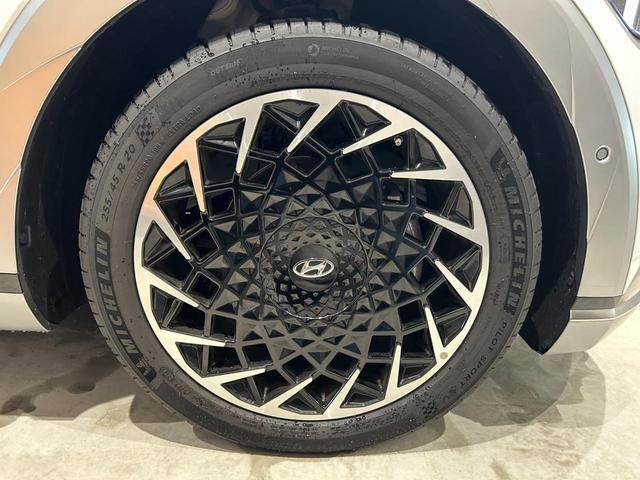 アイオニック５ ラウンジ　ＡＷＤ　ヒョンデ正規認定中古車　ワンオーナー　ビジョンルーフ　本革シート　１２．３インチモニター　ヘッドアップディスプレイ　ビルトインドライブレコーダー　アラウンドビューモニター　１９インチアルミホイール（29枚目）