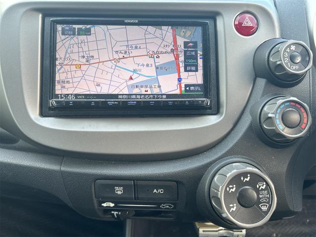 フィット Ｇ　ＥＴＣ　ナビ　アルミホイール　キーレスエントリー　ＣＶＴ　盗難防止システム　衝突安全ボディ　ＡＢＳ　エアコン　パワーステアリング　パワーウィンドウ（4枚目）