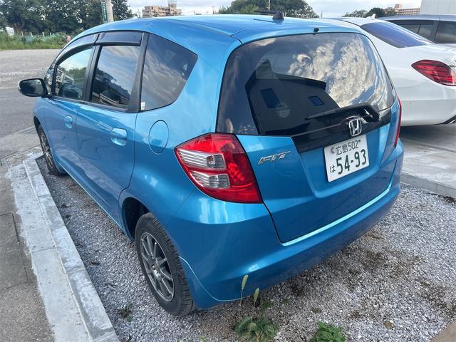 フィット Ｇ　ＥＴＣ　ナビ　アルミホイール　キーレスエントリー　ＣＶＴ　盗難防止システム　衝突安全ボディ　ＡＢＳ　エアコン　パワーステアリング　パワーウィンドウ（15枚目）