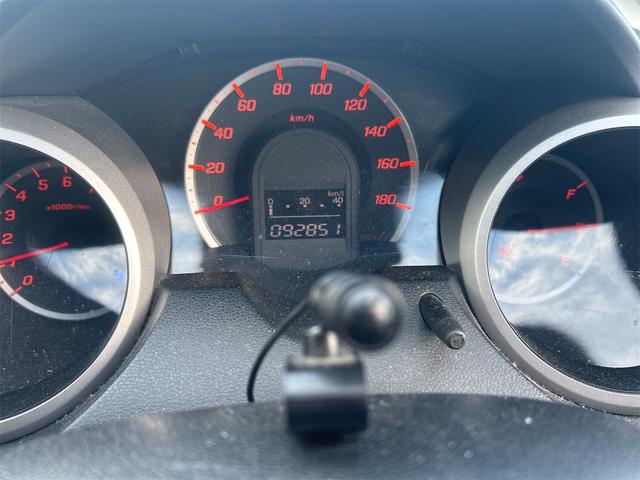 フィット Ｇ　ＥＴＣ　ナビ　アルミホイール　キーレスエントリー　ＣＶＴ　盗難防止システム　衝突安全ボディ　ＡＢＳ　エアコン　パワーステアリング　パワーウィンドウ（21枚目）