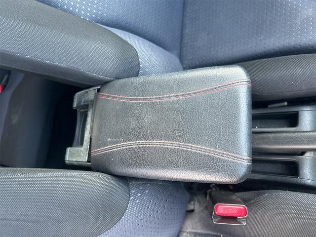 フィット Ｇ　ＥＴＣ　ナビ　アルミホイール　キーレスエントリー　ＣＶＴ　盗難防止システム　衝突安全ボディ　ＡＢＳ　エアコン　パワーステアリング　パワーウィンドウ（26枚目）