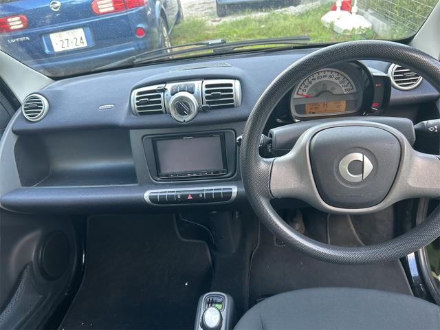 スマートフォーツークーペ 　バックカメラ　ＡＴ　キーレスエントリー　アルミホイール　盗難防止システム　ＡＢＳ　ＣＤ　エアコン　パワーステアリング　パワーウィンドウ（2枚目）