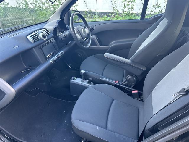 スマートフォーツークーペ 　バックカメラ　ＡＴ　キーレスエントリー　アルミホイール　盗難防止システム　ＡＢＳ　ＣＤ　エアコン　パワーステアリング　パワーウィンドウ（10枚目）
