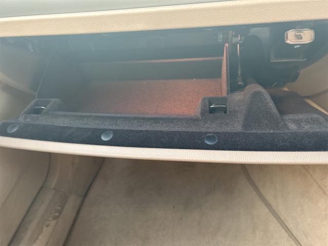 ７シリーズ ７４０ｉ　ドライブレコーダー　ＥＴＣ　クリアランスソナー　オートクルーズコントロール　ナビ　アルミホイール　ＨＩＤ　サンルーフ　ＡＴ　キーレスエントリー　盗難防止システム　パワーシート　ＣＤ　ＭＤ（8枚目）