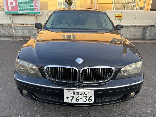 ７シリーズ ７４０ｉ　ドライブレコーダー　ＥＴＣ　クリアランスソナー　オートクルーズコントロール　ナビ　アルミホイール　ＨＩＤ　サンルーフ　ＡＴ　キーレスエントリー　盗難防止システム　パワーシート　ＣＤ　ＭＤ（13枚目）