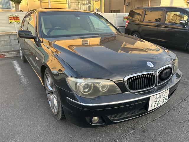 ７シリーズ ７４０ｉ　ドライブレコーダー　ＥＴＣ　クリアランスソナー　オートクルーズコントロール　ナビ　アルミホイール　ＨＩＤ　サンルーフ　ＡＴ　キーレスエントリー　盗難防止システム　パワーシート　ＣＤ　ＭＤ（14枚目）