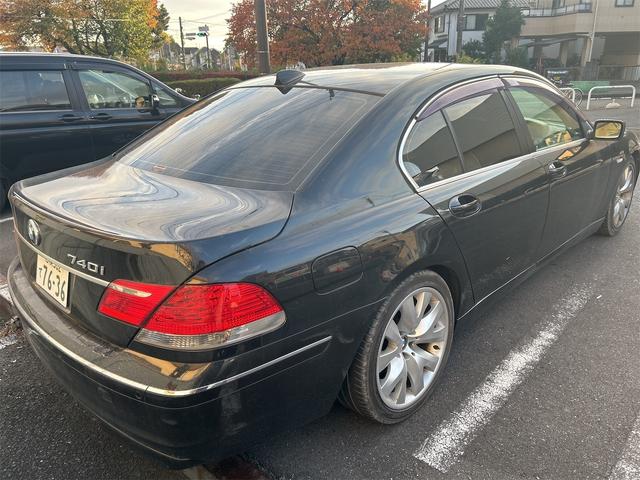 ７シリーズ ７４０ｉ　ドライブレコーダー　ＥＴＣ　クリアランスソナー　オートクルーズコントロール　ナビ　アルミホイール　ＨＩＤ　サンルーフ　ＡＴ　キーレスエントリー　盗難防止システム　パワーシート　ＣＤ　ＭＤ（16枚目）
