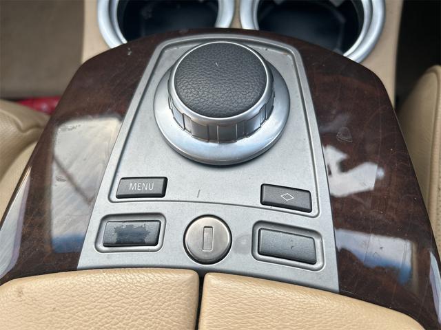 ７シリーズ ７４０ｉ　ドライブレコーダー　ＥＴＣ　クリアランスソナー　オートクルーズコントロール　ナビ　アルミホイール　ＨＩＤ　サンルーフ　ＡＴ　キーレスエントリー　盗難防止システム　パワーシート　ＣＤ　ＭＤ（31枚目）