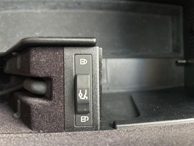 ７シリーズ ７４０ｉ　ドライブレコーダー　ＥＴＣ　クリアランスソナー　オートクルーズコントロール　ナビ　アルミホイール　ＨＩＤ　サンルーフ　ＡＴ　キーレスエントリー　盗難防止システム　パワーシート　ＣＤ　ＭＤ（37枚目）