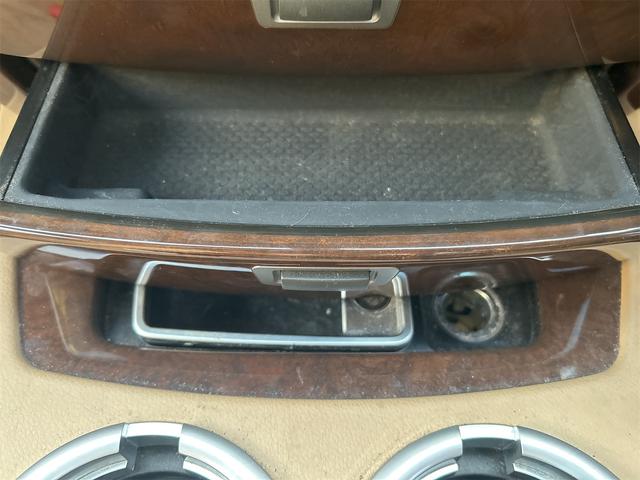 ７シリーズ ７４０ｉ　ドライブレコーダー　ＥＴＣ　クリアランスソナー　オートクルーズコントロール　ナビ　アルミホイール　ＨＩＤ　サンルーフ　ＡＴ　キーレスエントリー　盗難防止システム　パワーシート　ＣＤ　ＭＤ（38枚目）