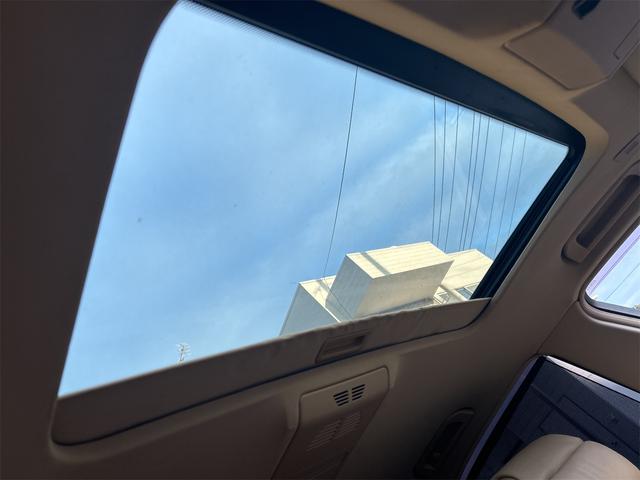 ７シリーズ ７４０ｉ　ドライブレコーダー　ＥＴＣ　クリアランスソナー　オートクルーズコントロール　ナビ　アルミホイール　ＨＩＤ　サンルーフ　ＡＴ　キーレスエントリー　盗難防止システム　パワーシート　ＣＤ　ＭＤ（40枚目）