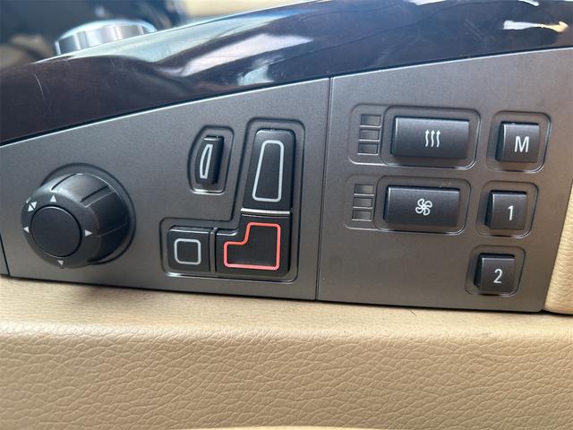 ７シリーズ ７４０ｉ　ドライブレコーダー　ＥＴＣ　クリアランスソナー　オートクルーズコントロール　ナビ　アルミホイール　ＨＩＤ　サンルーフ　ＡＴ　キーレスエントリー　盗難防止システム　パワーシート　ＣＤ　ＭＤ（43枚目）