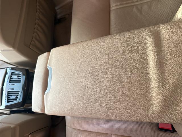 ７シリーズ ７４０ｉ　ドライブレコーダー　ＥＴＣ　クリアランスソナー　オートクルーズコントロール　ナビ　アルミホイール　ＨＩＤ　サンルーフ　ＡＴ　キーレスエントリー　盗難防止システム　パワーシート　ＣＤ　ＭＤ（48枚目）