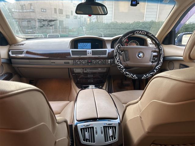 ７シリーズ ７４０ｉ　ドライブレコーダー　ＥＴＣ　クリアランスソナー　オートクルーズコントロール　ナビ　アルミホイール　ＨＩＤ　サンルーフ　ＡＴ　キーレスエントリー　盗難防止システム　パワーシート　ＣＤ　ＭＤ（51枚目）
