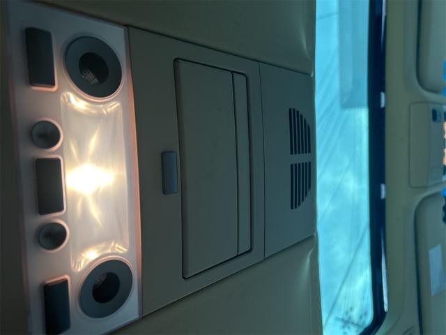 ７シリーズ ７４０ｉ　ドライブレコーダー　ＥＴＣ　クリアランスソナー　オートクルーズコントロール　ナビ　アルミホイール　ＨＩＤ　サンルーフ　ＡＴ　キーレスエントリー　盗難防止システム　パワーシート　ＣＤ　ＭＤ（52枚目）