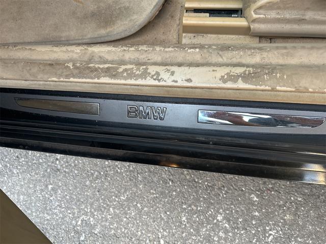 ７シリーズ ７４０ｉ　ドライブレコーダー　ＥＴＣ　クリアランスソナー　オートクルーズコントロール　ナビ　アルミホイール　ＨＩＤ　サンルーフ　ＡＴ　キーレスエントリー　盗難防止システム　パワーシート　ＣＤ　ＭＤ（54枚目）