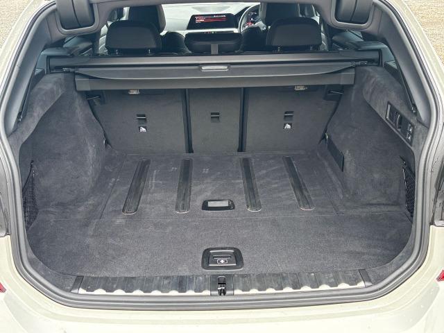 ３シリーズ ３２０ｉツーリング　Ｍスポーツ　レーザーライト装着車　後退アシスト　アクティブクルーズコントロール　三眼カメラ（27枚目）