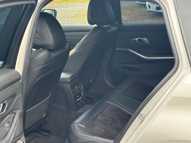 ３シリーズ ３２０ｉツーリング　Ｍスポーツ　レーザーライト装着車　後退アシスト　アクティブクルーズコントロール　三眼カメラ（31枚目）