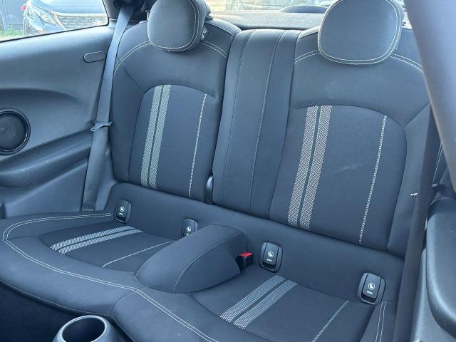 ＭＩＮＩ ジョンクーパーワークス　ジョンクーパーワークス（４名）　ワンオーナー　後ＰＤＣ　Ｂｌｕｅｔｏｏｔｈ接続　ナビ　ＬＥＤライト　バックモニター　盗難防止システム　ＨＤＤナビ　カーテンエアバッグ　ＵＳＢ　エアコン　オートライト（32枚目）