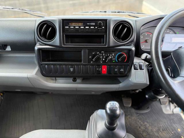 デュトロ 　ＭＴ　後輪ダブル　電動格納ミラー　ＥＳＣ　エアコン　パワーウィンドウ　　プレス式パッカー車　４．３立米（2枚目）