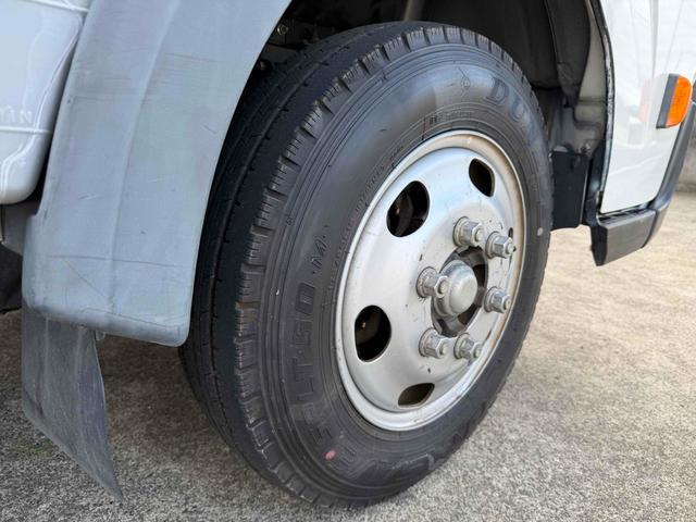 アトラストラック 　１．５ｔ平ボディ　ＡＴ　後輪ダブル　ＥＴＣ　電動格納ミラー　エアコン　パワーウィンドウ　Ｒ８．２まで車検あり（12枚目）