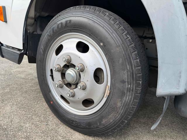 アトラストラック 　１．５ｔ平ボディ　ＡＴ　後輪ダブル　ＥＴＣ　電動格納ミラー　エアコン　パワーウィンドウ　Ｒ８．２まで車検あり（15枚目）