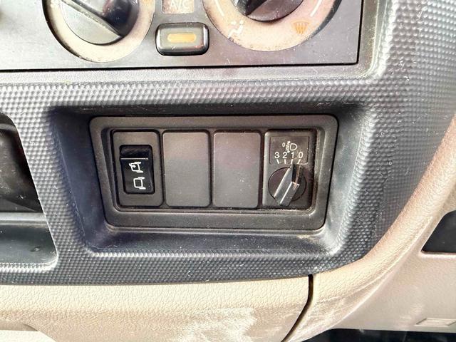 アトラストラック 　１．５ｔ平ボディ　ＡＴ　後輪ダブル　ＥＴＣ　電動格納ミラー　エアコン　パワーウィンドウ　Ｒ８．２まで車検あり（24枚目）