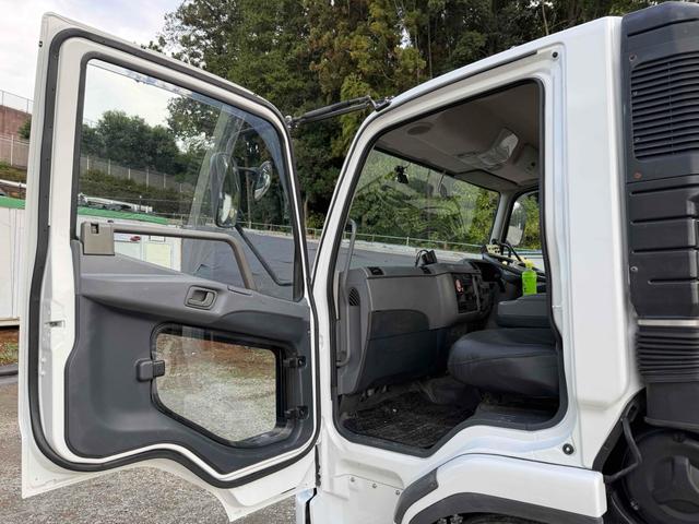 ファイター 　ＣＨＩＫＡＲＡアームロール　６ＭＴ　ドライブレコーダー　バックカメラ　予備検あり（Ｒ８．２．３まで）ＮＯｘ・ＰＭ適合車（9枚目）