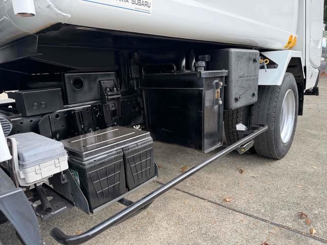 エルフトラック 　フジマイティー　５．１立米　連続巻き込み式パッカー車　６ＭＴ　３．５５ｔ　後輪ダブル　バックカメラ　アイドリングストップ　電動格納ミラー　エアコン　パワーウィンドウ　車検１年付き　ＮＯｘ・ＰＭ適合車（37枚目）