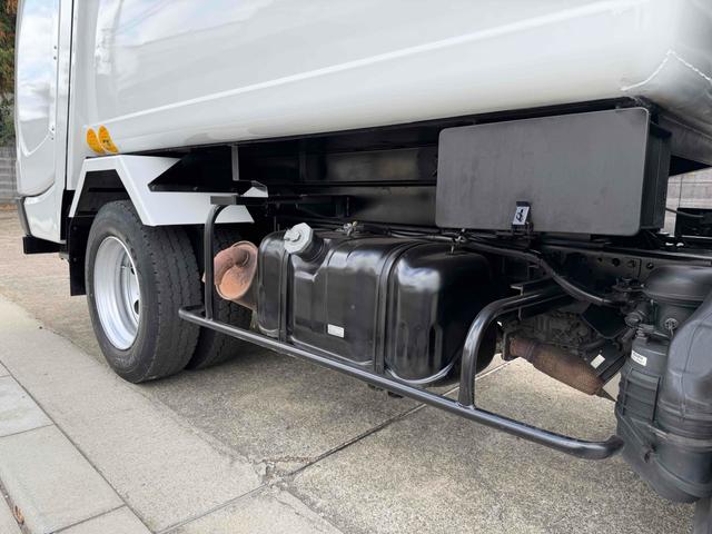 エルフトラック 　フジマイティー　５．１立米　連続巻き込み式パッカー車　６ＭＴ　３．５５ｔ　後輪ダブル　バックカメラ　アイドリングストップ　電動格納ミラー　エアコン　パワーウィンドウ　車検１年付き　ＮＯｘ・ＰＭ適合車（38枚目）