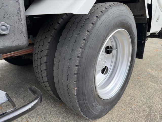 エルフトラック 　フジマイティー　５．１立米　連続巻き込み式パッカー車　６ＭＴ　３．５５ｔ　後輪ダブル　バックカメラ　アイドリングストップ　電動格納ミラー　エアコン　パワーウィンドウ　車検１年付き　ＮＯｘ・ＰＭ適合車（44枚目）