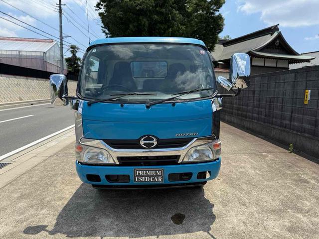 デュトロ 　極東プレス式パッカー車　４．３立米　５ＭＴ　２ｔ　後輪ダブル　電動格納ミラー　ＥＳＣ　１年車検付き　ＮＯｘ・ＰＭ適合車（6枚目）