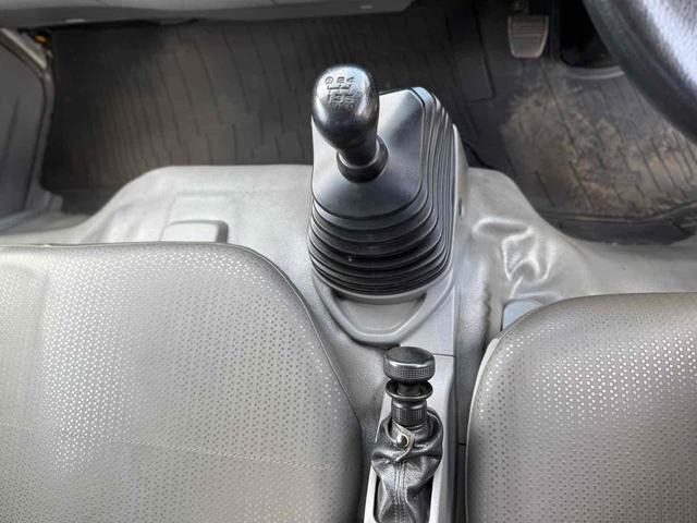 デュトロ 　極東プレス式パッカー車　４．３立米　５ＭＴ　２ｔ　後輪ダブル　電動格納ミラー　ＥＳＣ　１年車検付き　ＮＯｘ・ＰＭ適合車（17枚目）