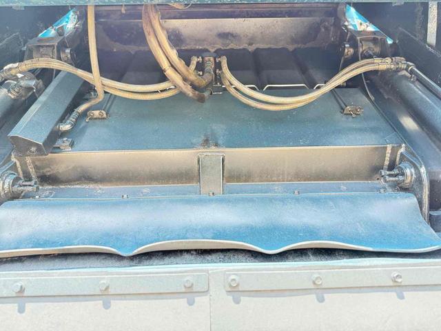 デュトロ 　極東プレス式パッカー車　４．３立米　５ＭＴ　２ｔ　後輪ダブル　電動格納ミラー　ＥＳＣ　１年車検付き　ＮＯｘ・ＰＭ適合車（27枚目）