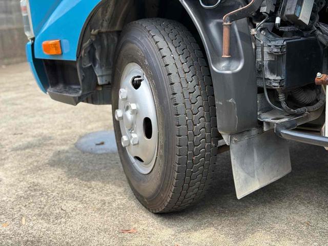 デュトロ 　極東プレス式パッカー車　４．３立米　５ＭＴ　２ｔ　後輪ダブル　電動格納ミラー　ＥＳＣ　１年車検付き　ＮＯｘ・ＰＭ適合車（41枚目）
