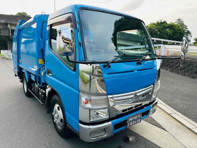 キャンター 　新明和プレス式パッカー車　４．３立米　５ＭＴ　２ｔ　後輪ダブル　キーレスエントリー　ＡＢＳ　ＥＳＣ　バックカメラ　１年車検付き　ＮＯｘ・ＰＭ適合車（2枚目）