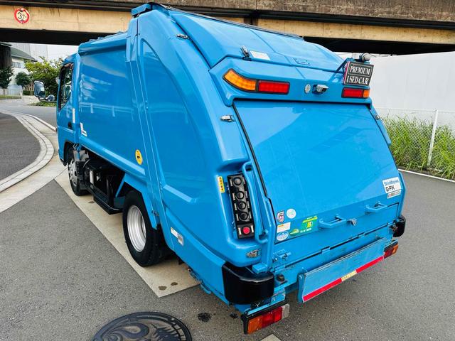 キャンター 　新明和プレス式パッカー車　４．３立米　５ＭＴ　２ｔ　後輪ダブル　キーレスエントリー　ＡＢＳ　ＥＳＣ　バックカメラ　１年車検付き　ＮＯｘ・ＰＭ適合車（6枚目）