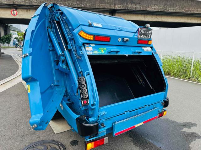 キャンター 　新明和プレス式パッカー車　４．３立米　５ＭＴ　２ｔ　後輪ダブル　キーレスエントリー　ＡＢＳ　ＥＳＣ　バックカメラ　１年車検付き　ＮＯｘ・ＰＭ適合車（7枚目）