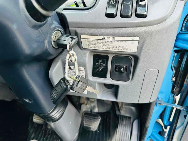 キャンター 　新明和プレス式パッカー車　４．３立米　５ＭＴ　２ｔ　後輪ダブル　キーレスエントリー　ＡＢＳ　ＥＳＣ　バックカメラ　１年車検付き　ＮＯｘ・ＰＭ適合車（16枚目）
