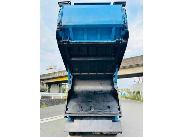 キャンター 　新明和プレス式パッカー車　４．３立米　５ＭＴ　２ｔ　後輪ダブル　キーレスエントリー　ＡＢＳ　ＥＳＣ　バックカメラ　１年車検付き　ＮＯｘ・ＰＭ適合車（20枚目）