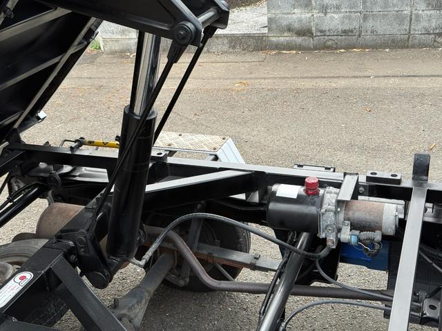 キャリイトラック ダンプ　４ＷＤ　ＭＴ　ＥＴＣ　エアコン　運転席エアバッグ　２年車検付き（25枚目）